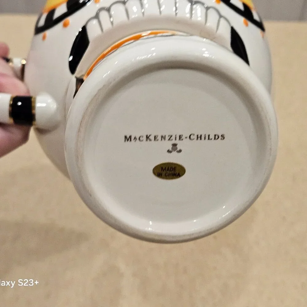 RARE MACKENZIE CHILDS HALLOWEEN BOO SCARY SKELETON CERAMIC COFFEE TEA MUG CUP